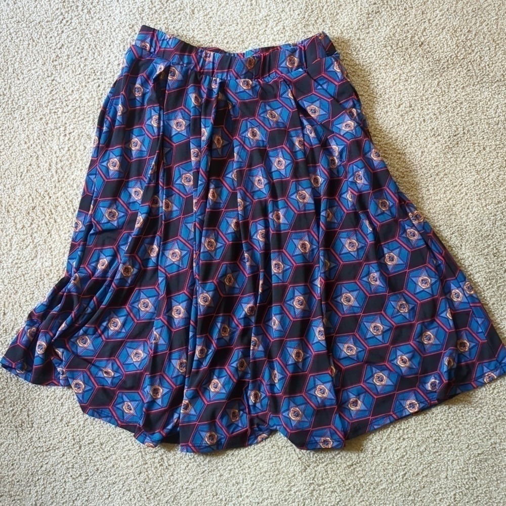 LuLaRoe Patriotic USA Red & Blue Star Print on Black Stretch Waist Skirt Size M